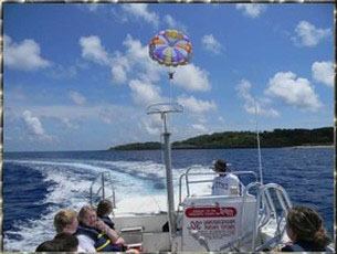 Roatan-Zipline-adventure-and-parasailing_1d9catr5